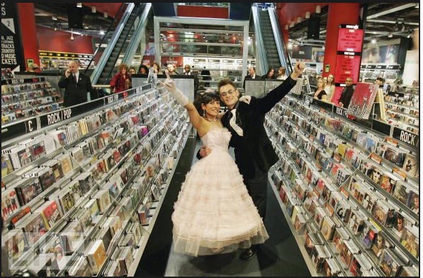 Chanced upon this while researching for musicthemed wedding